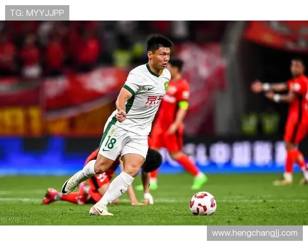 中国足球联赛新赛季揭幕战精彩纷呈 北京国安与上海上港激战成焦点