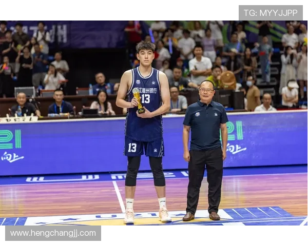 全球体育赛事新动态 中国队勇夺国际篮球锦标赛冠军 未来备战奥运全力以赴 全球体育赛事新动态 中国队勇夺国际篮球锦标赛冠军 未来备战奥运全力以赴